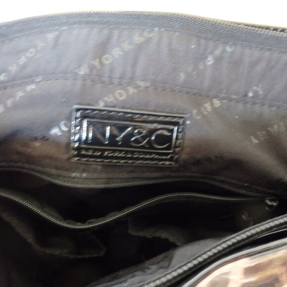 ALMOST NEW/NEVER WORN: Large Leopard Handbag/Tote | NY & Co | zip close - Picture 6 of 8
